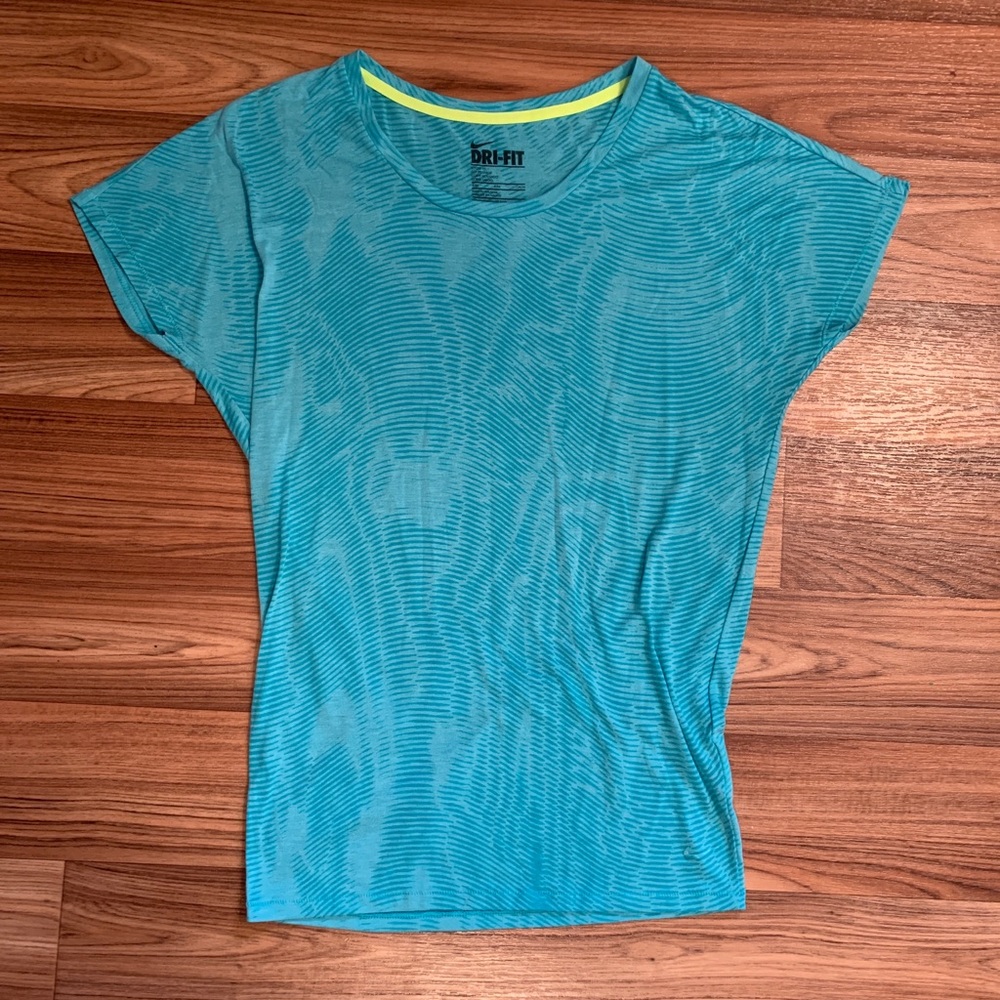 Nike Dri-Fit Loose Fit Activewear Small/Medium